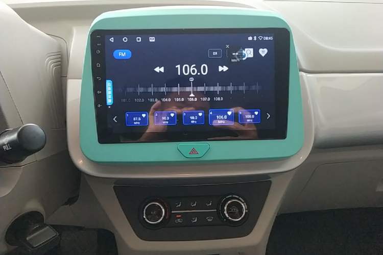 Used JMEV Xiao Qilin 2026 Model PLUS+ Comfort Version Audio And AC Panel