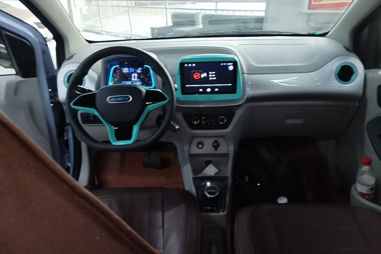 Used JMEV Xiao Qilin 2026 Model PLUS+ Comfort Version Center Console