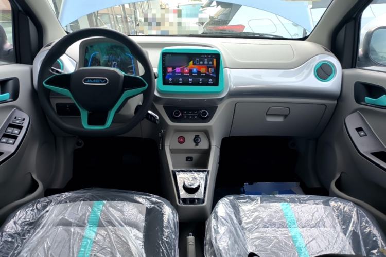 Used JMEV Xiao Qilin 2026 Model PLUS+ Comfort Version Center Console