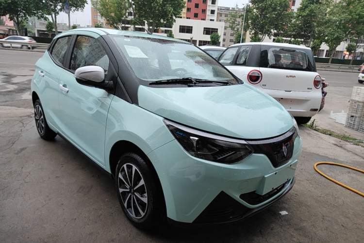 Used JMEV Xiao Qilin 2026 Model PLUS+ Comfort Version Front Right 45 Deg