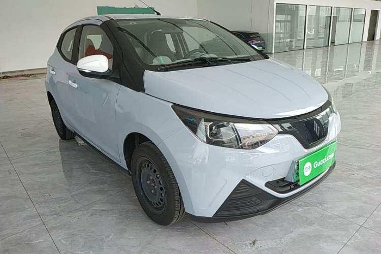 Used JMEV Xiao Qilin 2026 Model PLUS+ Comfort Version Front Right 45 Deg
