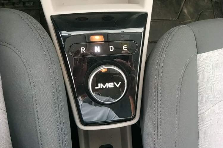Used JMEV Xiao Qilin 2026 Model PLUS+ Comfort Version Gear Lever