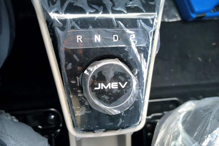 Used JMEV Xiao Qilin 2026 Model PLUS+ Comfort Version Gear Lever