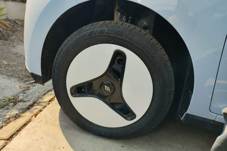 Used JMEV Xiao Qilin 2026 Model PLUS+ Comfort Version Left Front Wheel Hub