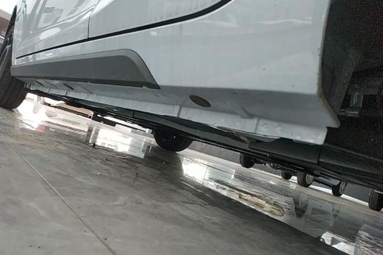 Used JMEV Xiao Qilin 2026 Model PLUS+ Comfort Version Left Side Sill