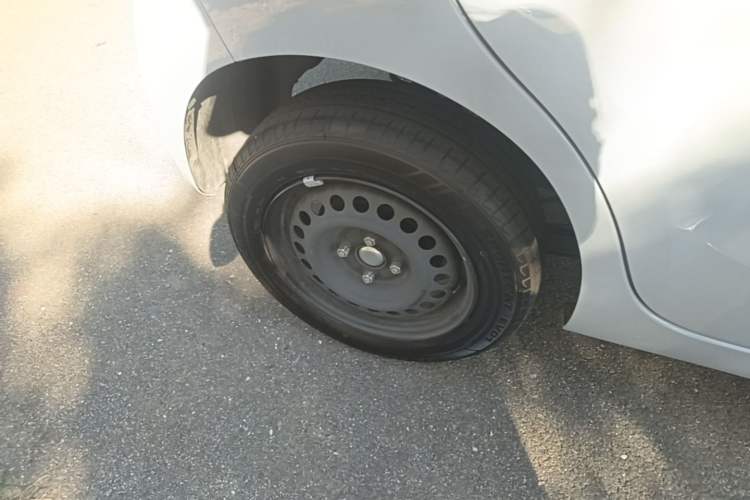 Used JMEV Xiao Qilin 2026 Model PLUS+ Comfort Version Right Rear Wheel Hub