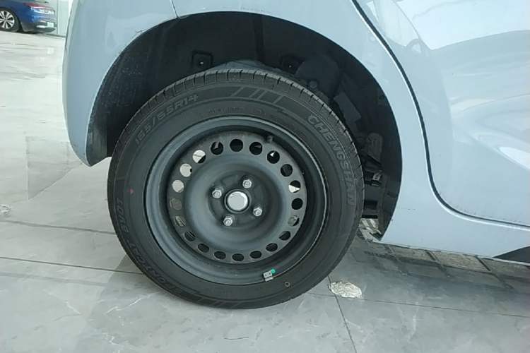 Used JMEV Xiao Qilin 2026 Model PLUS+ Comfort Version Right Rear Wheel Hub