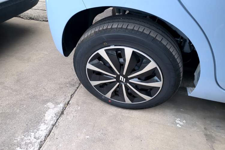 Used JMEV Xiao Qilin 2026 Model PLUS+ Comfort Version Right Rear Wheel Hub
