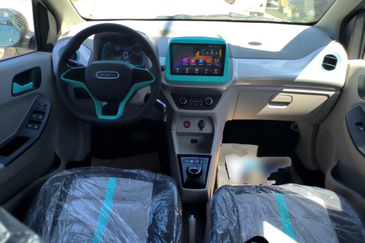 Used JMEV Xiao Qilin 2026 Model PLUS+ Comfort Version Center Console
