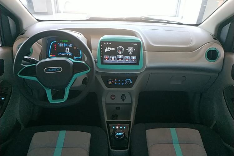 Used JMEV Xiao Qilin 2026 Model PLUS+ Comfort Version Center Console