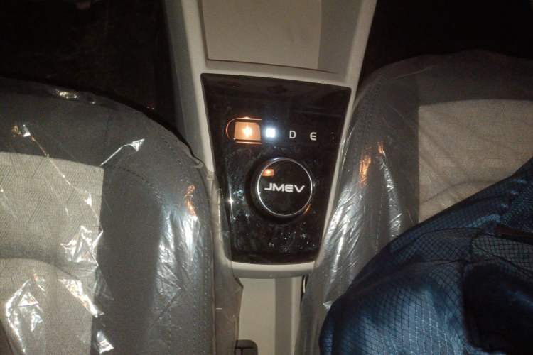 Used JMEV Xiao Qilin 2026 Model PLUS+ Comfort Version Gear Lever