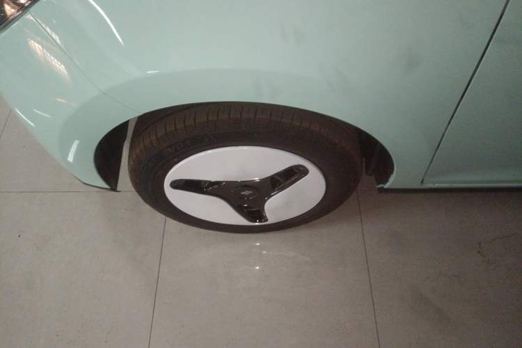 Used JMEV Xiao Qilin 2026 Model PLUS+ Comfort Version Left Front Wheel Hub