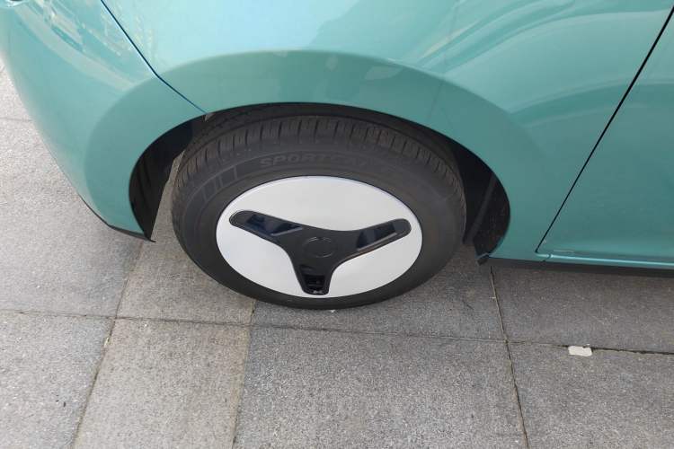 Used JMEV Xiao Qilin 2026 Model PLUS+ Comfort Version Left Front Wheel Hub
