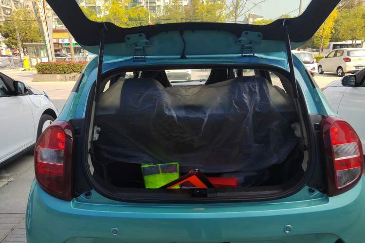 Used JMEV Xiao Qilin 2026 Model PLUS+ Comfort Version Trunk