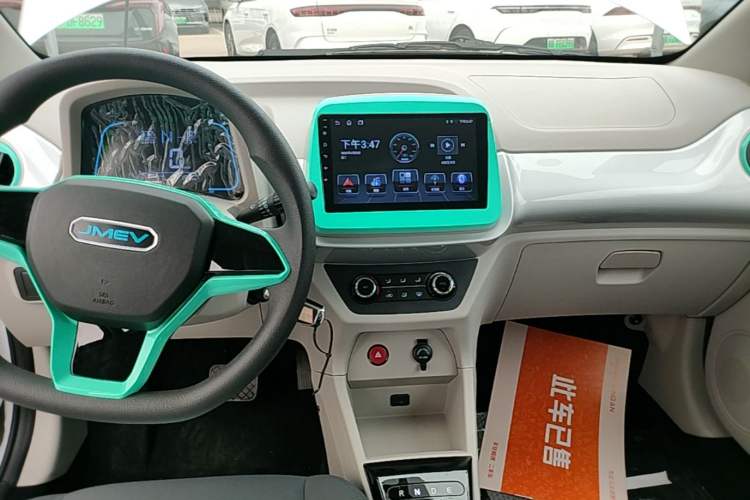 Used JMEV Xiao Qilin 2026 Model PLUS+ Comfort Version Audio And AC Panel
