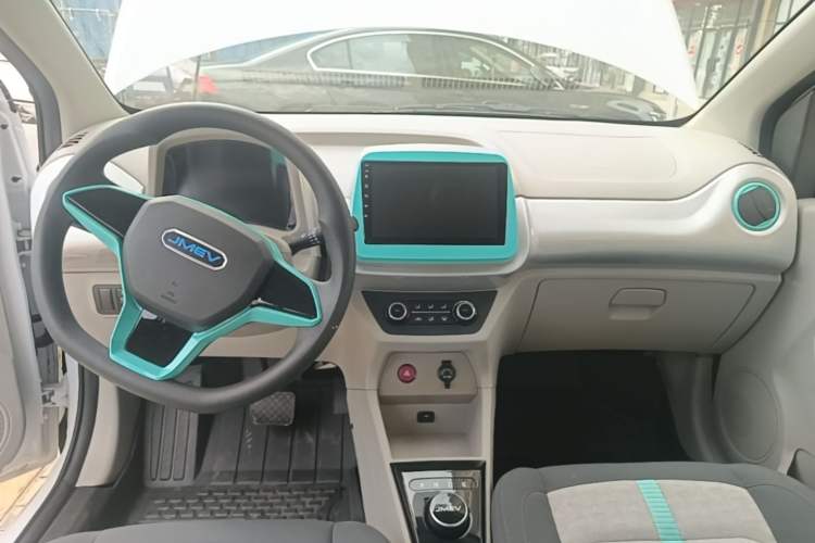 Used JMEV Xiao Qilin 2026 Model PLUS+ Comfort Version Audio And AC Panel