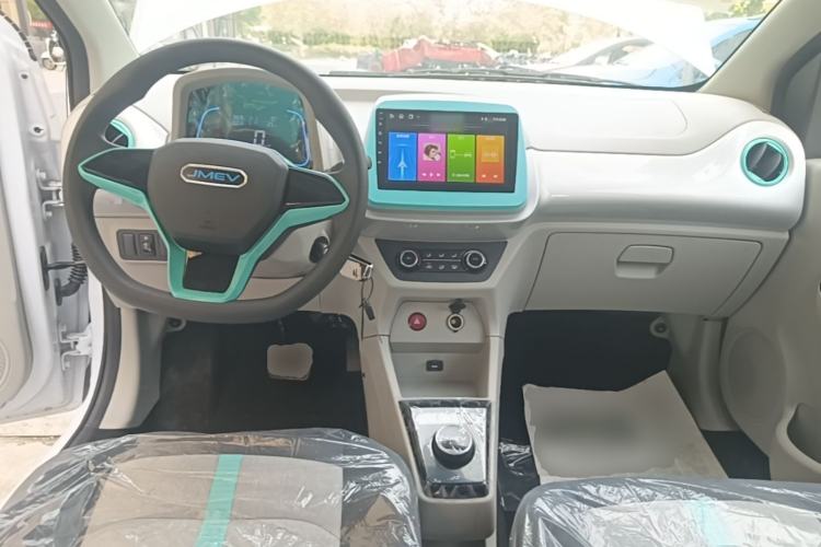 Used JMEV Xiao Qilin 2026 Model PLUS+ Comfort Version Center Console