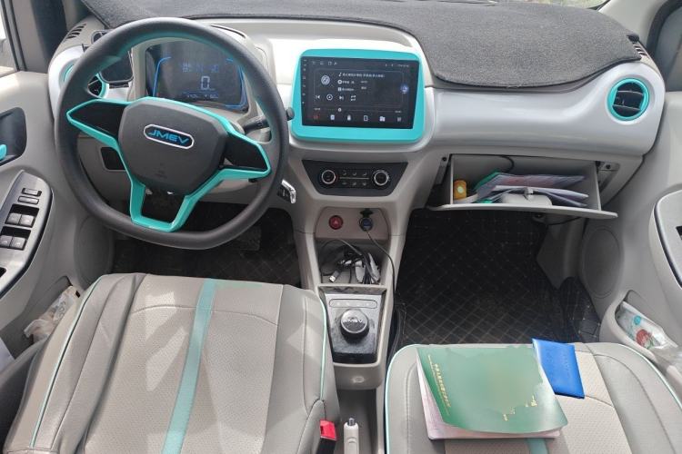Used JMEV Xiao Qilin 2026 Model PLUS+ Comfort Version Center Console