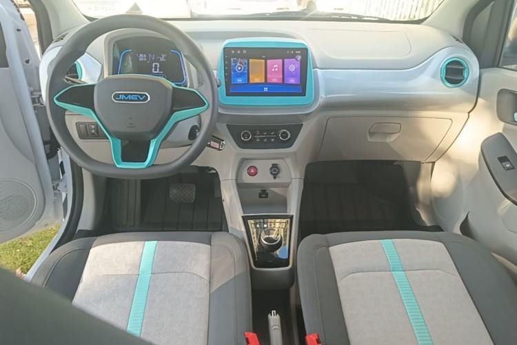 Used JMEV Xiao Qilin 2026 Model PLUS+ Comfort Version Center Console