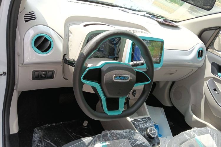 Used JMEV Xiao Qilin 2026 Model PLUS Comfort Version Center Console