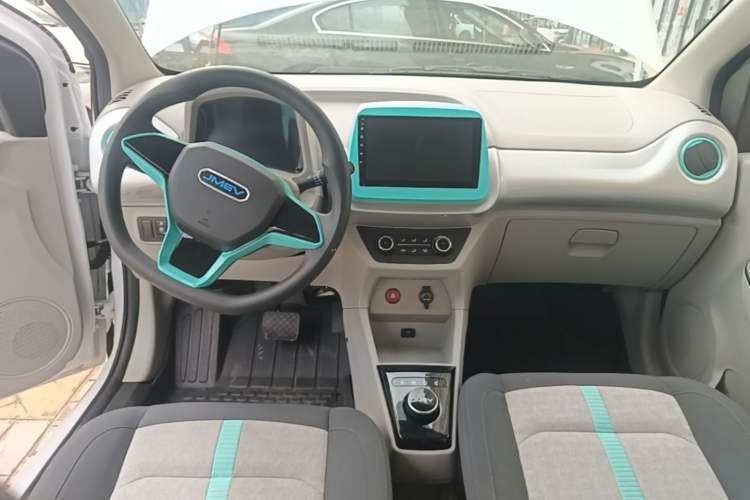 Used JMEV Xiao Qilin 2026 Model PLUS+ Comfort Version Center Console