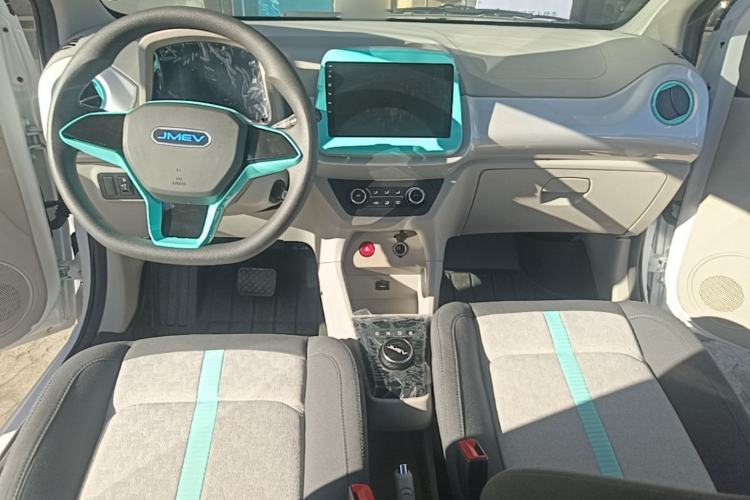 Used JMEV Xiao Qilin 2026 Model PLUS+ Comfort Version Center Console