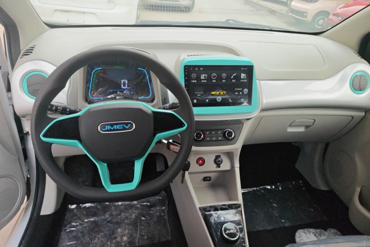 Used JMEV Xiao Qilin 2026 Model PLUS+ Comfort Version Center Console