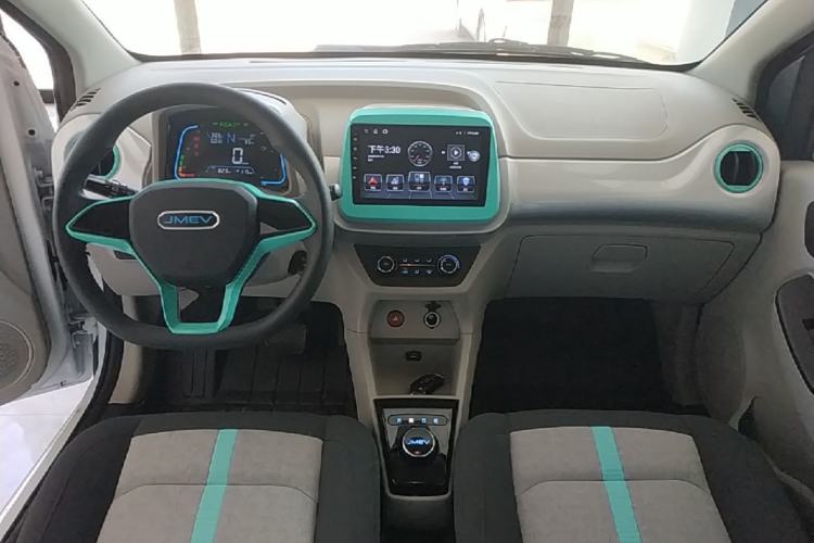 Used JMEV Xiao Qilin 2026 Model PLUS+ Comfort Version Center Console