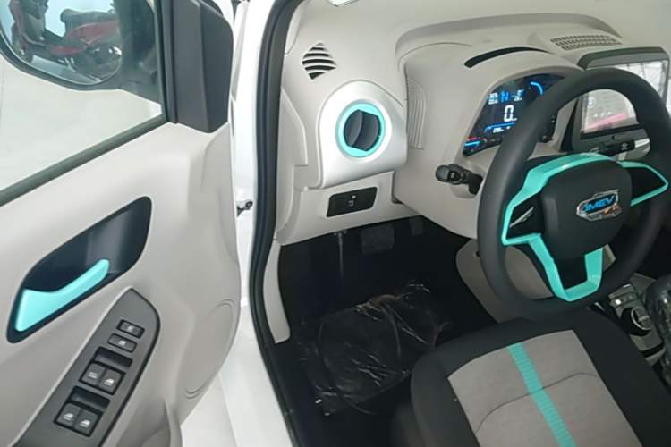 Used JMEV Xiao Qilin 2026 Model PLUS+ Luxury Version Driver Seat