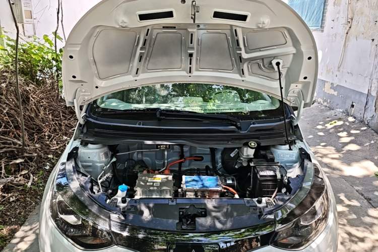Used JMEV Xiao Qilin 2026 Model PLUS+ Comfort Version Engine Bay