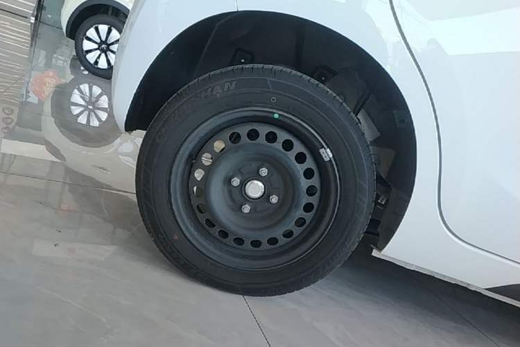 Used JMEV Xiao Qilin 2026 Model PLUS+ Comfort Version Exterior 5