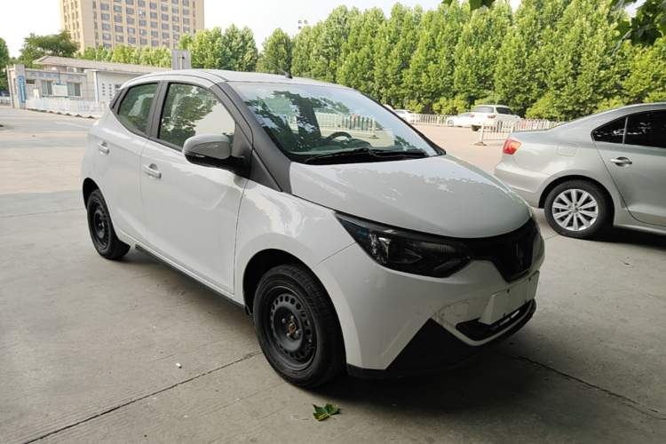 Used JMEV Xiao Qilin 2026 Model PLUS+ Comfort Version Front Right 45 Deg