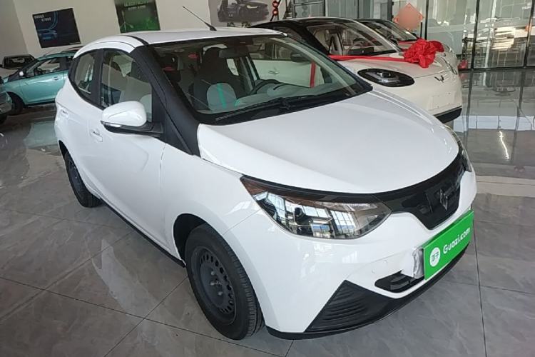 Used JMEV Xiao Qilin 2026 Model PLUS+ Comfort Version Front Right 45 Deg