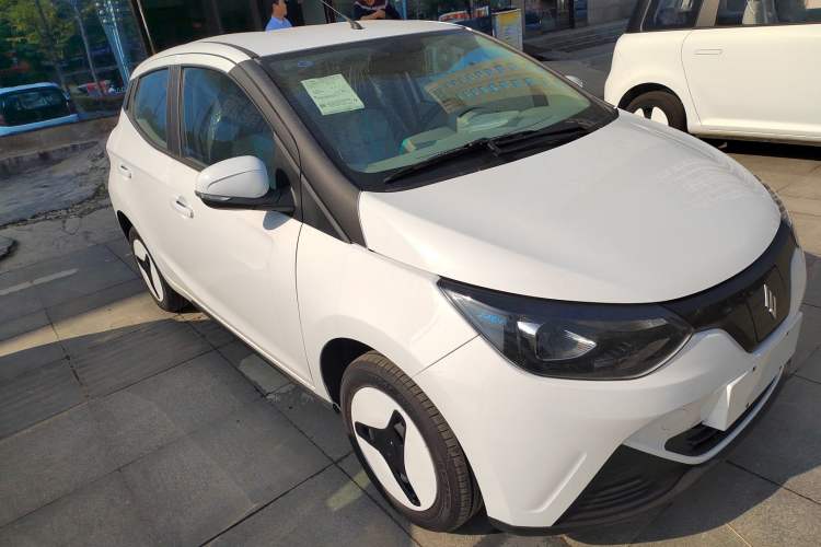 Used JMEV Xiao Qilin 2026 Model PLUS+ Comfort Version Front Right 45 Deg
