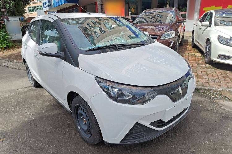 Used JMEV Xiao Qilin 2026 Model PLUS+ Luxury Version Front Right 45 Deg