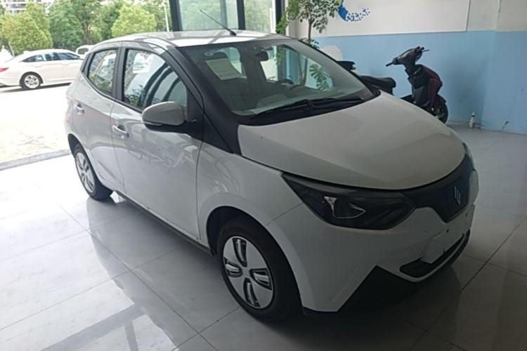 Used JMEV Xiao Qilin 2026 Model PLUS+ Luxury Version Front Right 45 Deg