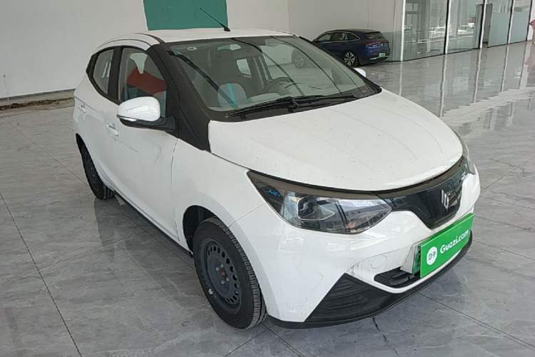 Used JMEV Xiao Qilin 2026 Model PLUS+ Comfort Version Front Right 45 Deg