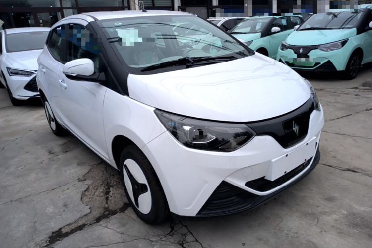Used JMEV Xiao Qilin 2026 Model PLUS+ Comfort Version Front Right 45 Deg