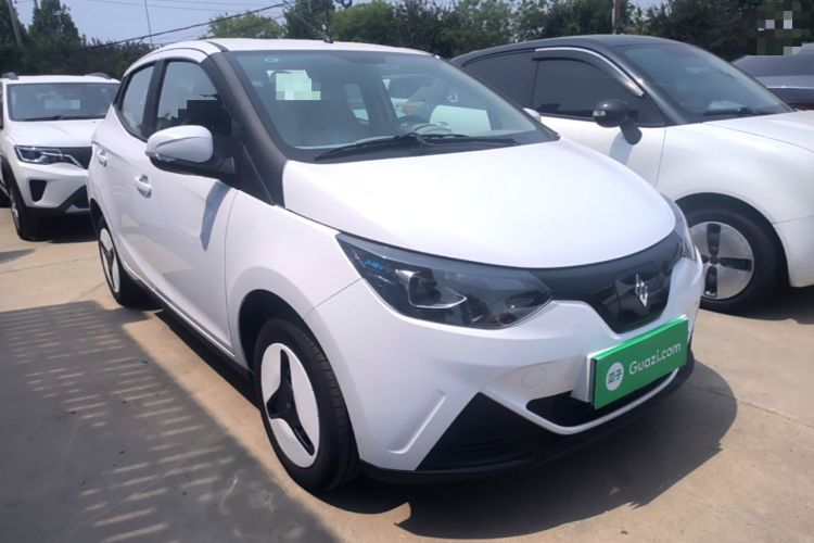 Used JMEV Xiao Qilin 2026 Model PLUS+ Comfort Version Front Right 45 Deg