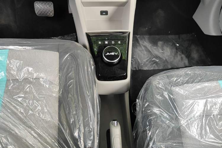 Used JMEV Xiao Qilin 2026 Model PLUS+ Comfort Version Gear Lever