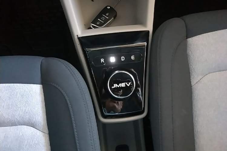 Used JMEV Xiao Qilin 2026 Model PLUS+ Comfort Version Gear Lever