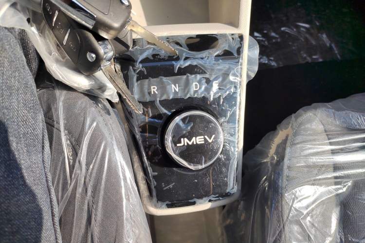 Used JMEV Xiao Qilin 2026 Model PLUS+ Comfort Version Gear Lever