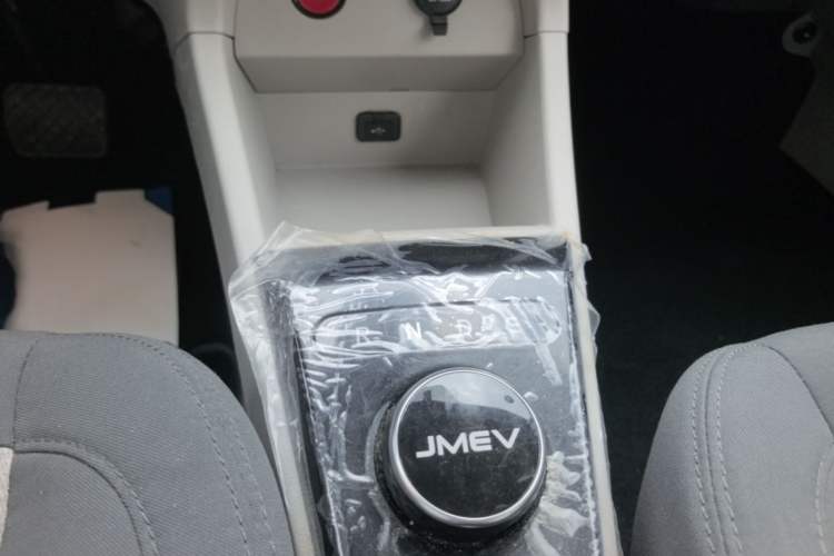 Used JMEV Xiao Qilin 2026 Model PLUS+ Luxury Version Gear Lever