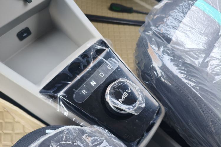 Used JMEV Xiao Qilin 2026 Model PLUS+ Comfort Version Gear Lever