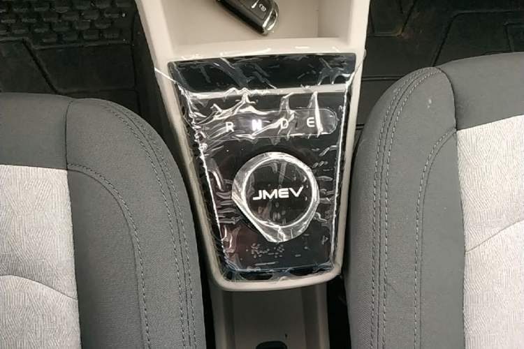 Used JMEV Xiao Qilin 2026 Model PLUS+ Comfort Version Gear Lever