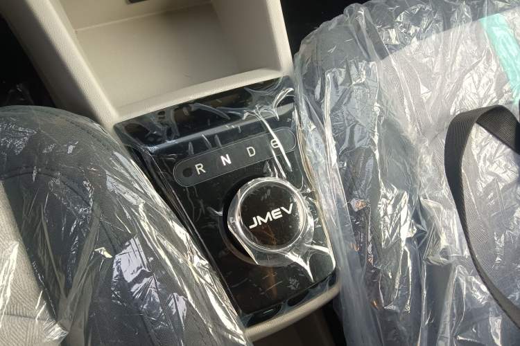 Used JMEV Xiao Qilin 2026 Model PLUS+ Comfort Version Gear Lever