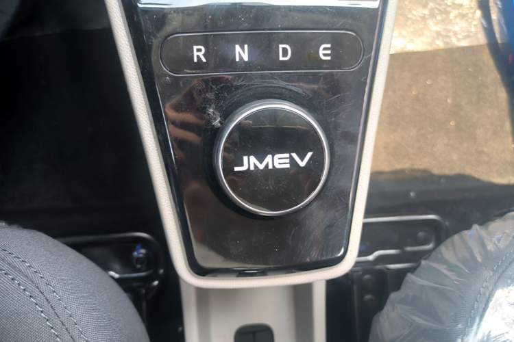 Used JMEV Xiao Qilin 2026 Model PLUS+ Comfort Version Gear Lever