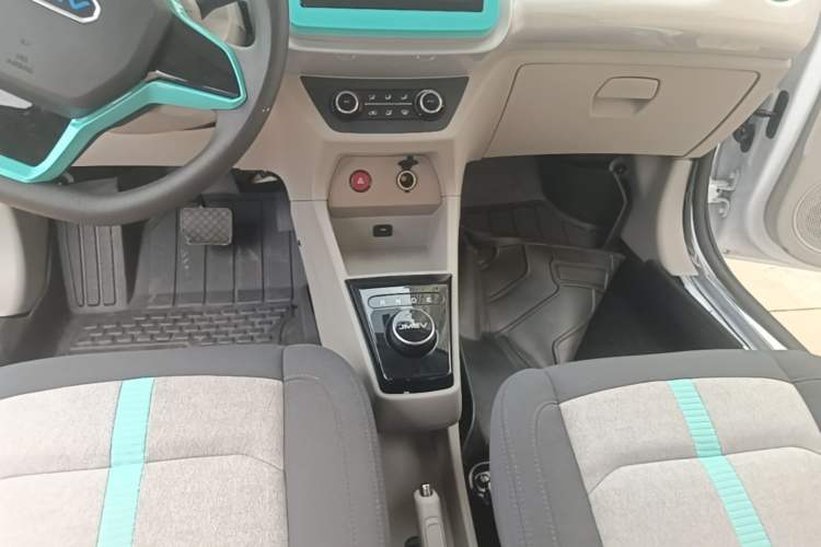 Used JMEV Xiao Qilin 2026 Model PLUS+ Comfort Version Gear Lever