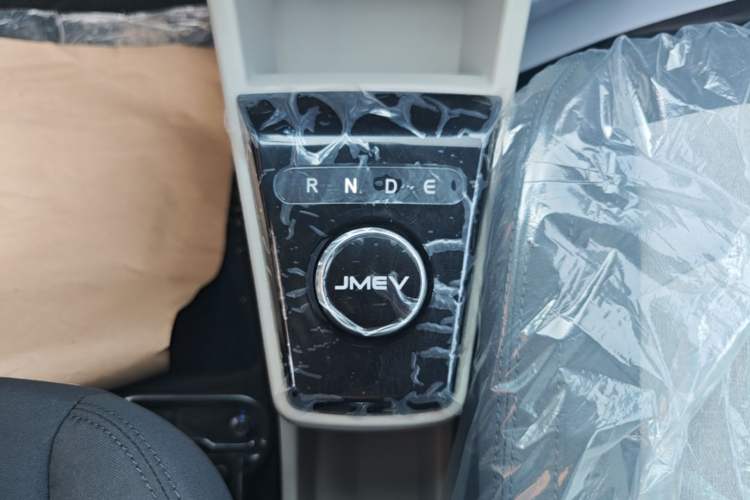 Used JMEV Xiao Qilin 2026 Model PLUS+ Comfort Version Gear Lever