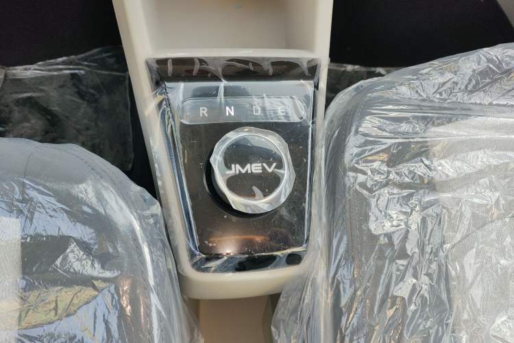 Used JMEV Xiao Qilin 2026 Model PLUS+ Comfort Version Gear Lever